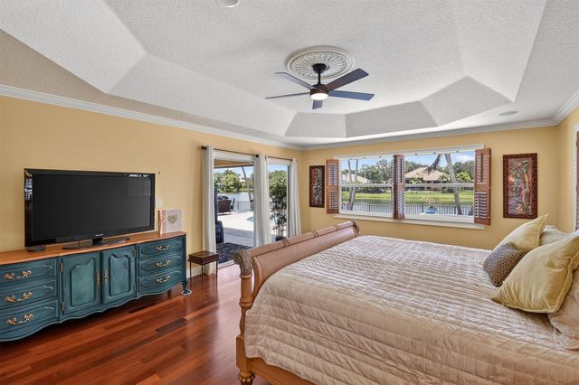 118 Fernwood Crescent, Royal Palm Beach, FL 33411