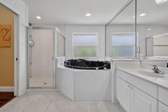 118 Fernwood Crescent, Royal Palm Beach, FL 33411
