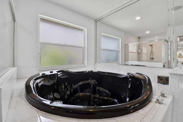 118 Fernwood Crescent, Royal Palm Beach, FL 33411