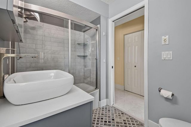 118 Fernwood Crescent, Royal Palm Beach, FL 33411