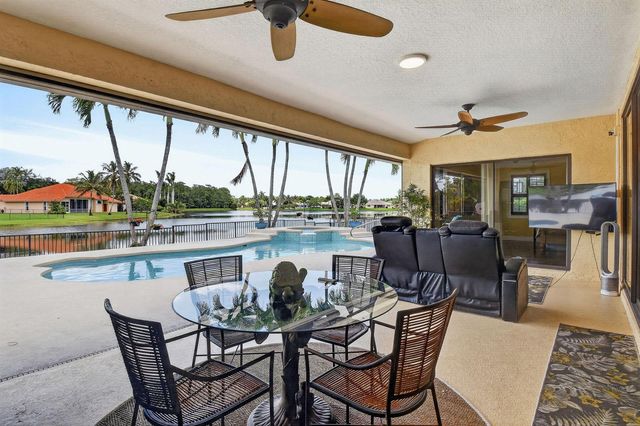 118 Fernwood Crescent, Royal Palm Beach, FL 33411