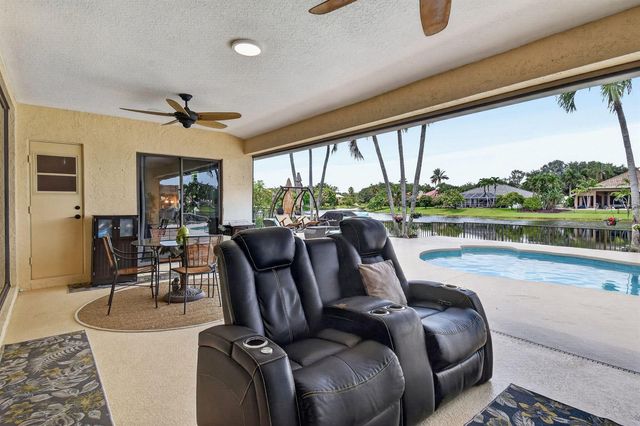 118 Fernwood Crescent, Royal Palm Beach, FL 33411
