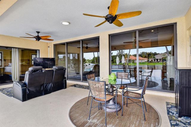 118 Fernwood Crescent, Royal Palm Beach, FL 33411