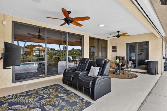 118 Fernwood Crescent, Royal Palm Beach, FL 33411