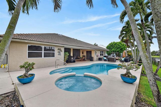 118 Fernwood Crescent, Royal Palm Beach, FL 33411