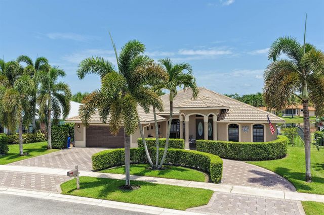 118 Fernwood Crescent, Royal Palm Beach, FL 33411