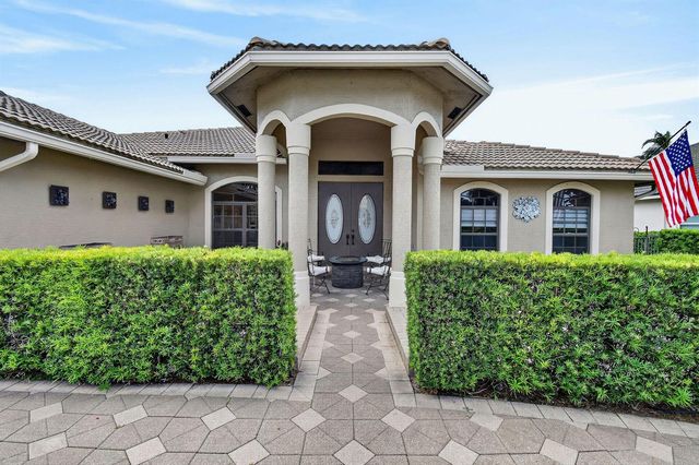 118 Fernwood Crescent, Royal Palm Beach, FL 33411