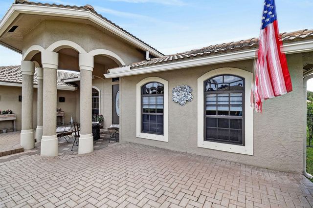 118 Fernwood Crescent, Royal Palm Beach, FL 33411