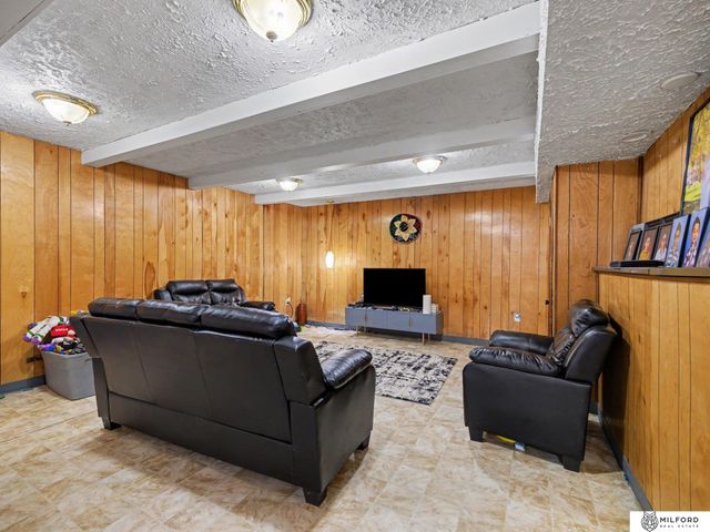 8402 S 26th Street, Bellevue, NE 68147