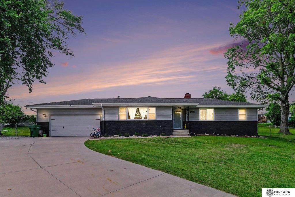 8402 S 26th Street, Bellevue, NE 68147