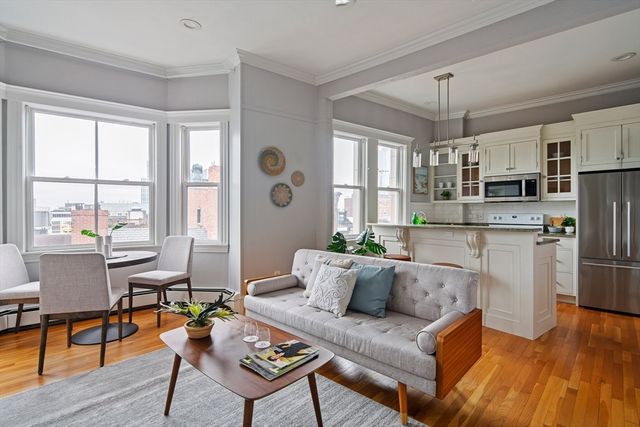 30 Pinckney St 7, Boston, MA 02114