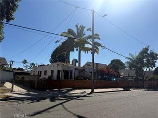 1008 W 3rd Street, Santa Ana, CA 92703
