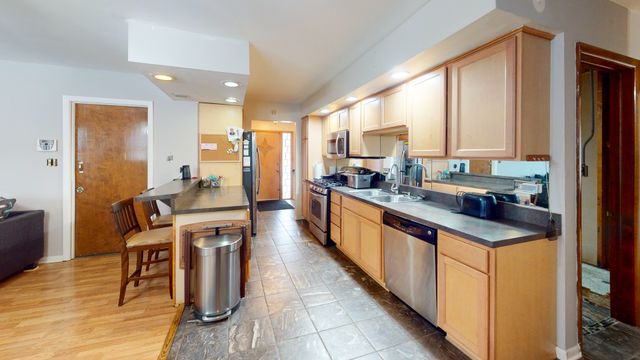 1030 E 170th Street, South Holland, IL 60473