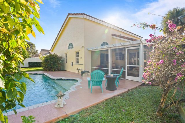 955 NW 202nd Avenue, Pembroke Pines, FL 33029