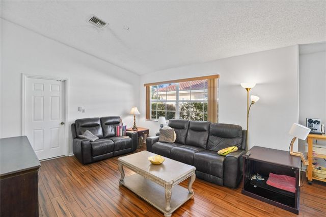 955 NW 202nd Avenue, Pembroke Pines, FL 33029