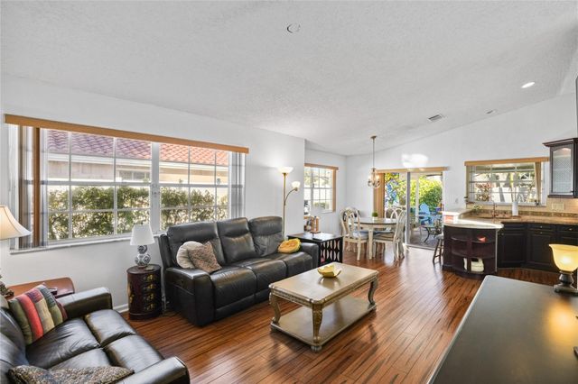 955 NW 202nd Avenue, Pembroke Pines, FL 33029