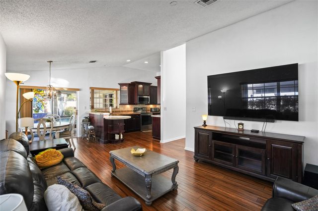 955 NW 202nd Avenue, Pembroke Pines, FL 33029