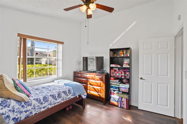 955 NW 202nd Avenue, Pembroke Pines, FL 33029