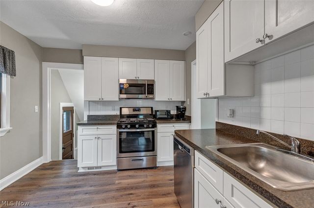 4458 W 48th Street, Cleveland, OH 44144