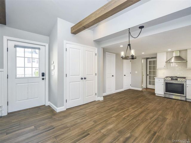 63 Elm Avenue 1, Glen Cove, NY 11542