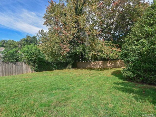 63 Elm Avenue 1, Glen Cove, NY 11542