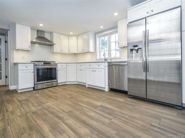 63 Elm Avenue 1, Glen Cove, NY 11542