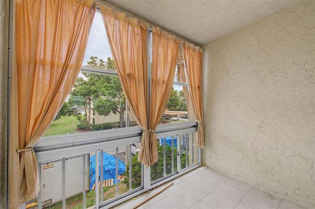 11485 OAKHURST ROAD 204, Largo, FL 33774