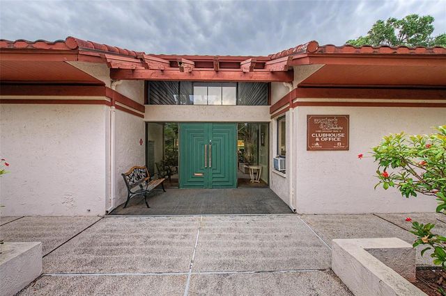 11485 OAKHURST ROAD 204, Largo, FL 33774
