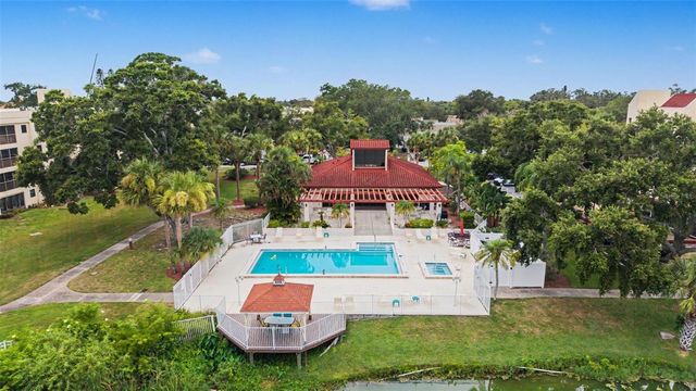 11485 OAKHURST ROAD 204, Largo, FL 33774