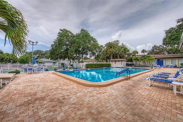 11485 OAKHURST ROAD 204, Largo, FL 33774