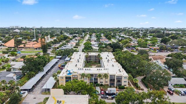 11485 OAKHURST ROAD 204, Largo, FL 33774