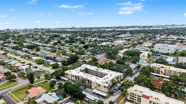 11485 OAKHURST ROAD 204, Largo, FL 33774