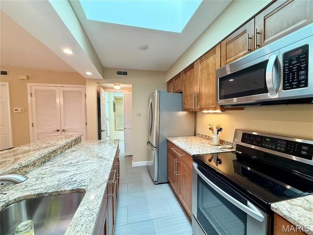 4235 Pine Boulevard 21, St Louis, MO 63108