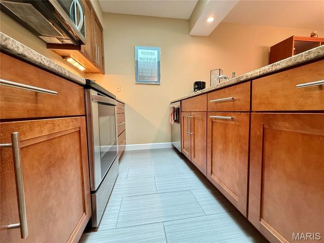 4235 Pine Boulevard 21, St Louis, MO 63108