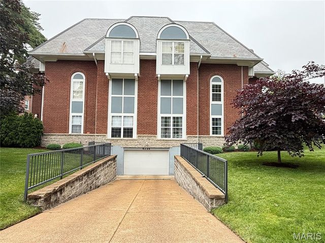 4235 Pine Boulevard 21, St Louis, MO 63108