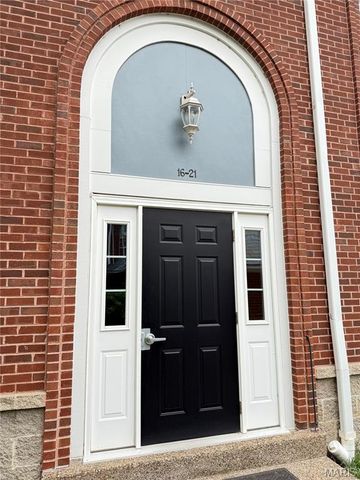 4235 Pine Boulevard 21, St Louis, MO 63108