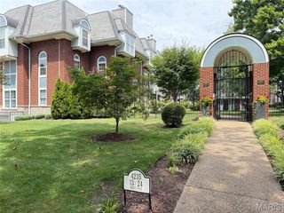 4235 Pine Boulevard 21, St Louis, MO 63108