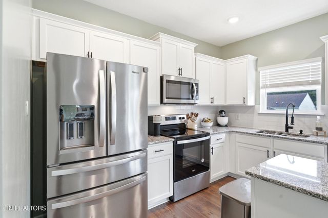 121 Kaley Lane, Lenoir City, TN 37771