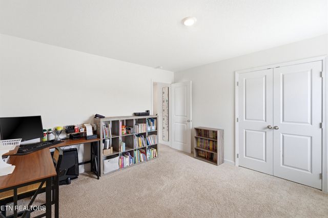 121 Kaley Lane, Lenoir City, TN 37771