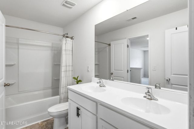 121 Kaley Lane, Lenoir City, TN 37771
