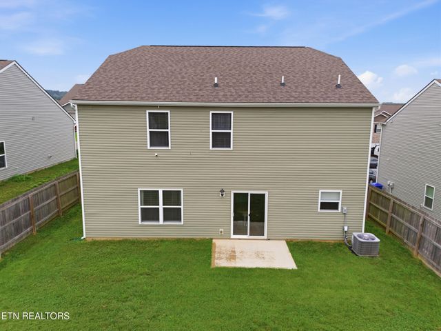121 Kaley Lane, Lenoir City, TN 37771