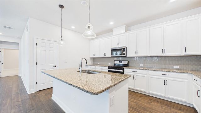 13890 KINGFISHER GLEN DRIVE, Lithia, FL 33547