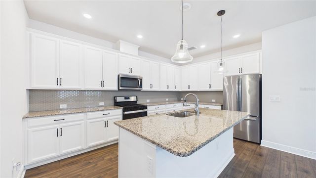 13890 KINGFISHER GLEN DRIVE, Lithia, FL 33547