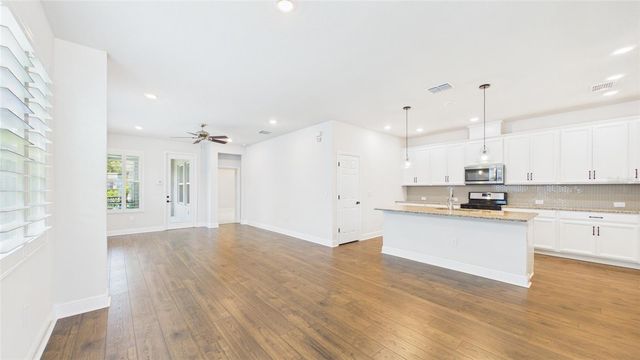 13890 KINGFISHER GLEN DRIVE, Lithia, FL 33547