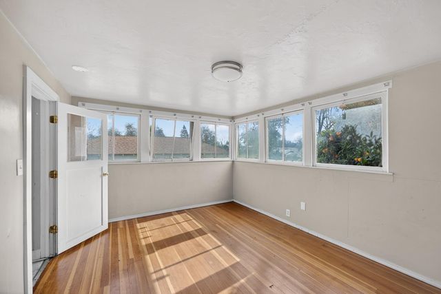 3307 37th St, Sacramento, CA 95817