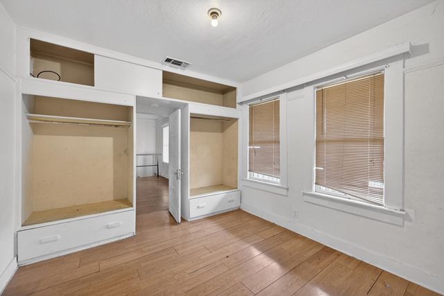 3307 37th St, Sacramento, CA 95817