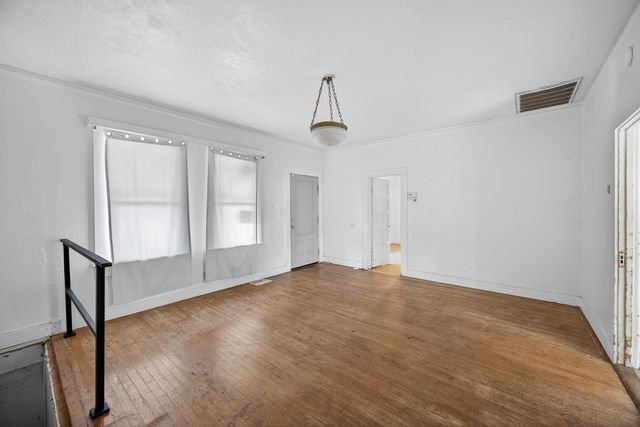 3307 37th St, Sacramento, CA 95817