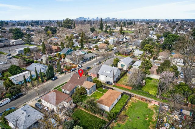 3307 37th St, Sacramento, CA 95817