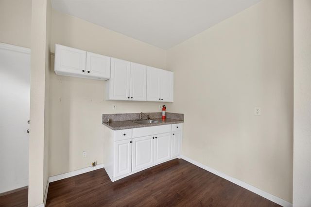 3307 37th St, Sacramento, CA 95817