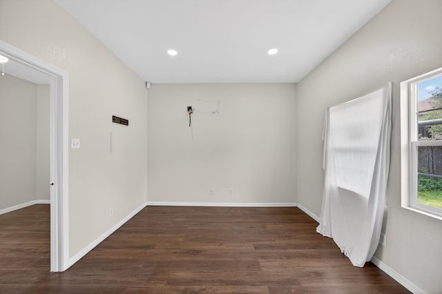 3307 37th St, Sacramento, CA 95817